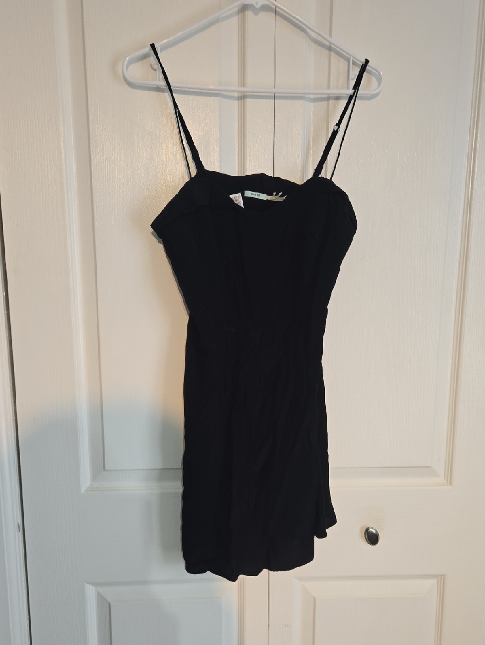 Kimchi Blue. Size 8. Black Spaghetti-Strap Slip Dress